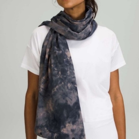 Accessories - Lululemon Diamons Dye Scarf